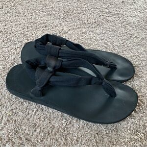 Black Sandals Thong Yoga Mat Comfort Summer Shoes Womens Size 7.5 Strappy